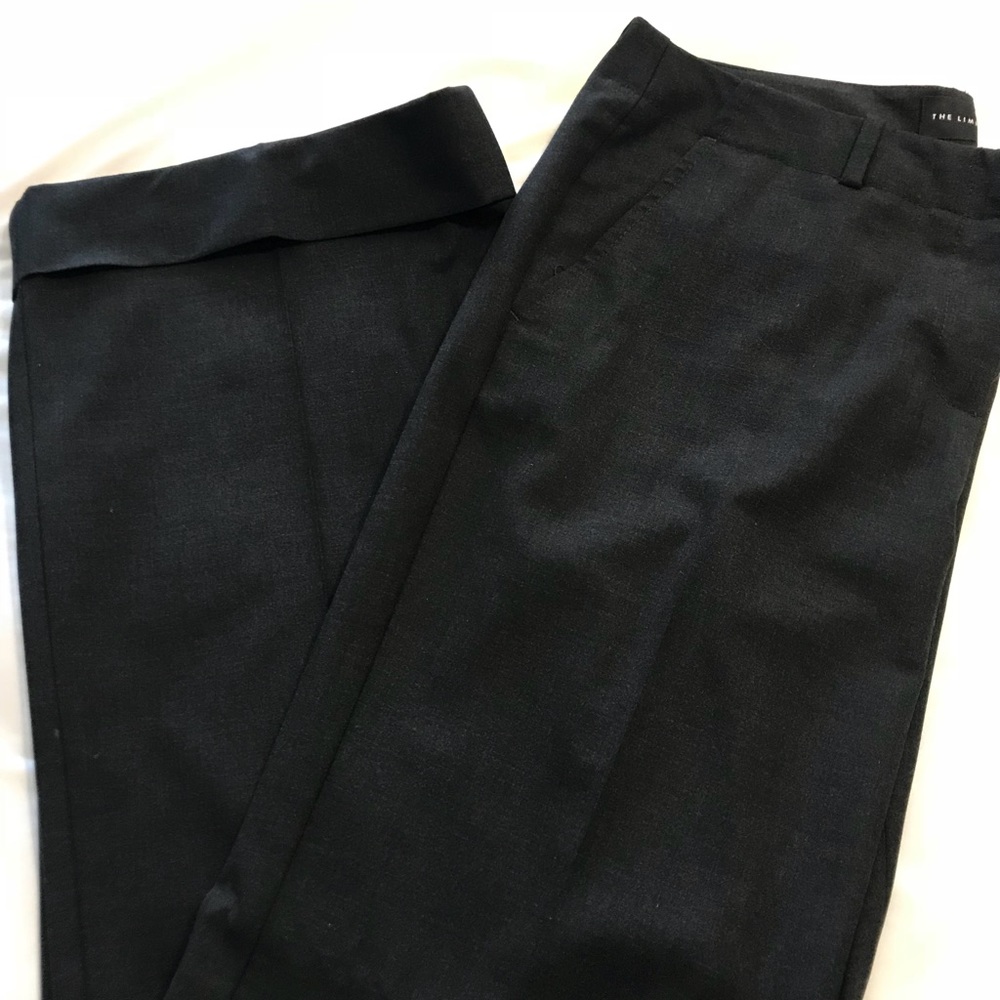 The Limited Size 8L flare cuffed bottom hem